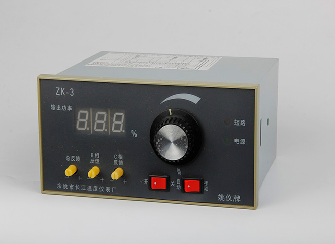 ZK-3型可控硅电压◇调整器